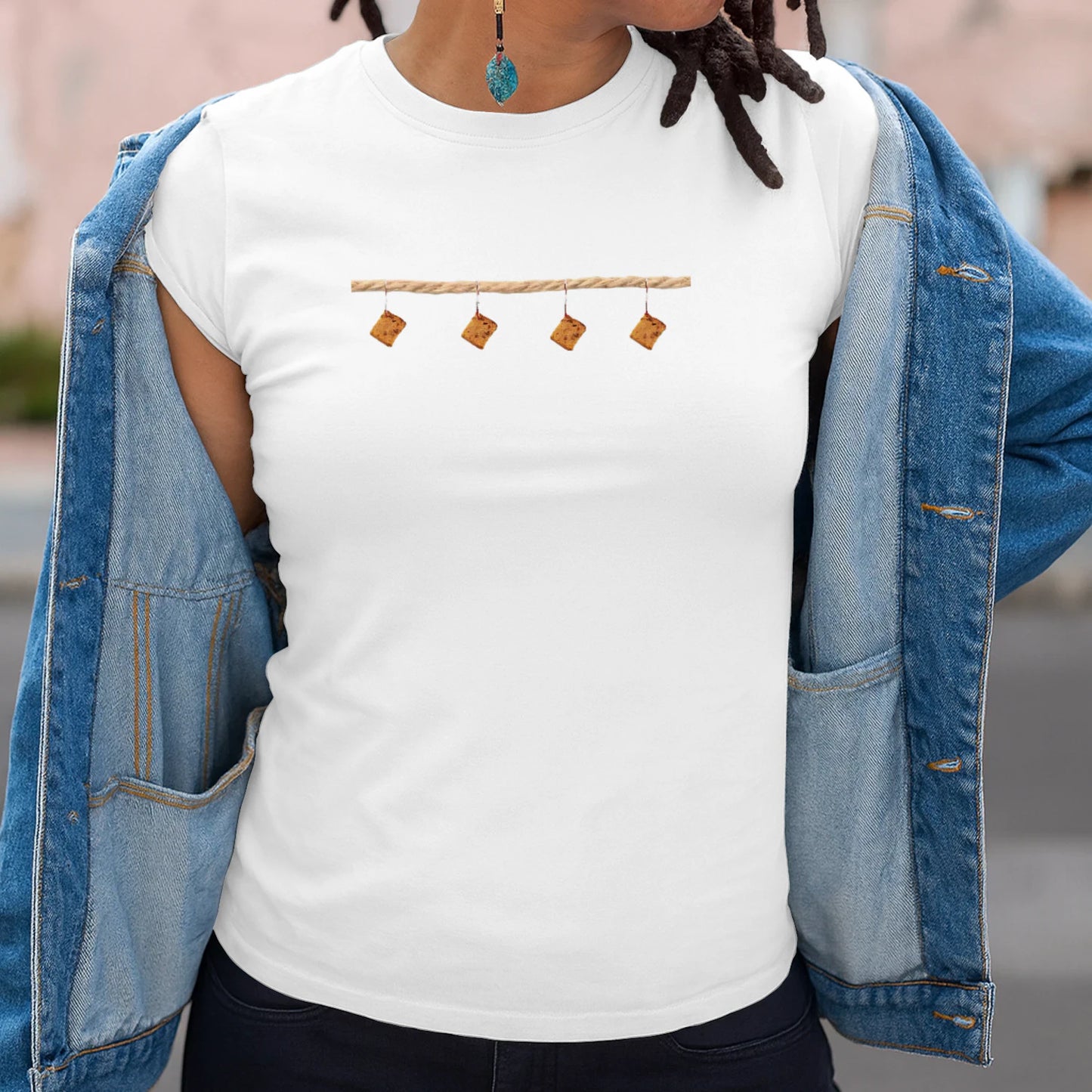 {"origin":"mayzing","colors":["Wit","Wit","Wit","Wit","Wit","Wit","Wit","Wit"],"sizes":["5XL","4XL","3XL","2XL","XL","L","M","S"],"isMainImage":false,"isCustomMockup":false}